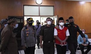 Herry Wirawan Divonis Hukuman Penjara Seumur Hidup, Ridwan Kamil Berharap Jaksa Ajukan BandingHerry Wirawan Divonis Hukuman Penjara Seumur Hidup, Ridwan Kamil Berharap Jaksa Ajukan Banding