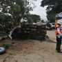 Kecelakaan di Jalan Raya Bandung-Garut, Pick Up Tabrak Pembatas Jalan, Satu Meninggal Dunia