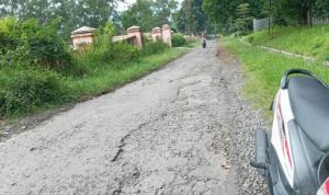 Waduh, Jalan Menuju Kawasan Pendidikan Rusak