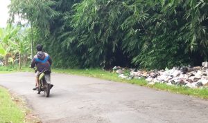 Warga Harapkan Pelebaran Jalur Wado - Jatinunggal