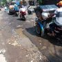 Jalan Berlubang, Hambat Mobilitas Warga 