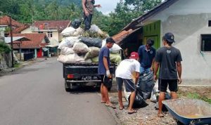 Cinta Lingkungan, Kartar Sagarapur Pungut Sampah