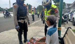 Kapolres Sumedang Berikan Bantuan Modal ke Didin