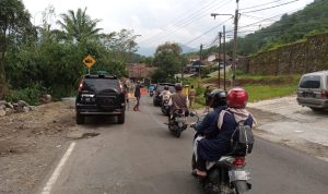 Jalur Sumedang Wado Terganggu, Dikhawatirkan Terjadi Longsor Susulan