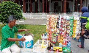 Bulan Ramadan, Penjual Musiman Raup Untung