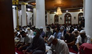 Tarawih pertama, Jemaah Padati Masjid Agung Sumedang 