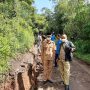 Jalan Cimarias-Cinanggerang Pamulihan Amblas, Warga Kesulitan Lewat