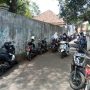 Motor Penuhi Badan Jalan Pacuan Kuda