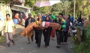 Longsor Ciherang, Bocah 3 Tahun Tewas, Pemakaman Berlangsung Haru