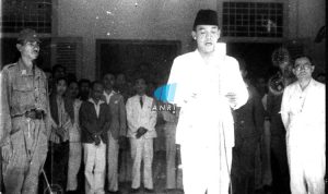 Soekarno-Hatta Sahur Sederhana Dengan Ikan Sarden Sebelum Bacakan Teks Proklamas