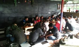 Lebaran, Warung Pinggir Jalan Raup Untung