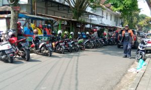 Tukang Parkir dan Warung Sekitar MPP Dapat Berkah