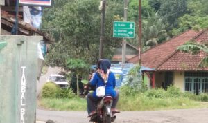 Ruas Jalan Warung Ketan-Cicau Perlu Peningkatan