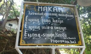 Makam Nangtung Ramai Oleh Peziarah