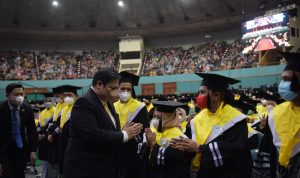 Menko Airlangga Semangati Wisudawan Universitas Nasional untuk Berkiprah di Dunia Internasional