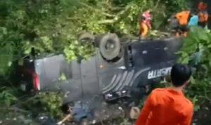 Bus Rombongan SDN Sayang dari Sumedang Masuk Jurang di Tasikmalaya, 4 Orang Meninggal