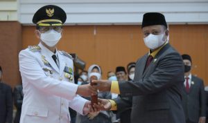 Uu Ruzhanul Ulum Lantik Dani Ramdan sebagai Penjabat Bupati Bekasi