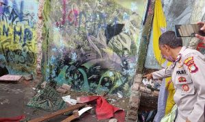 Polsek Palmerah Kembali Menggerebek Pengedar Narkoba Kampung Boncos , Polisi Menangkap 6 Terduga Pelaku Polsek Palmerah Kembali Menggerebek Pengedar Narkoba Kampung Boncos , Polisi Menangkap 6 Terduga Pelaku