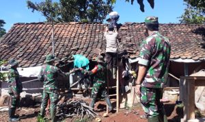 Belasan Rumah Terdampak Puting Beliung, Koramil dan Polsek Turunkan Anggota