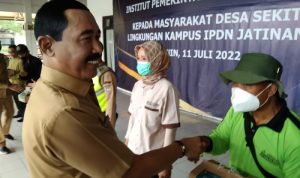 Ratusan Warga Terima Daging Kurban