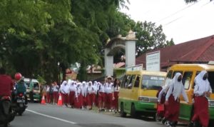 Mulai Sekolah, Pendapatan Sopir Angkutan Umum Tetap