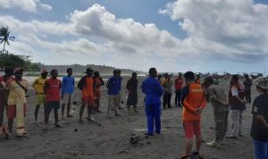 Basarnas Cari Wisatawan Pangandaran Terseret Arus Basarnas Cari Wisatawan Pangandaran Terseret Arus