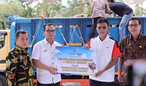 Jelang Idul Adha 2022, Bupati Ciamis H. Herdiat Kembali Terima 3 Ekor Sapi Dari Bank BJB Ciamis