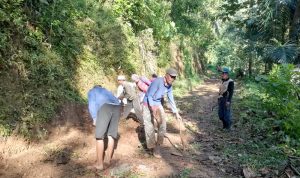 Jalan Baru di Cipeuteuy Dongkrak Perekonomian Warga