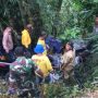 Mobil Pikap Nyungsep Di Kebon Bambu Warga Ciamis, 8 Orang Tewas