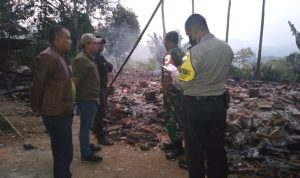 Kebakaran Akibat Konsleting Listrik Habiskan Dua Rumah di Cimanggung