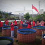 Petani di Bogor Kibarkan Bendera ‘Merah-Putih’ di Kolam Lele