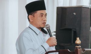 PEMIMPIN HARUS BERLAKU ADIL TERHADAP RAKYATNYA