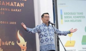 Ridwan Kamil Beri Penghargaan Camat Terbaik di Jawa Barat Belajar di Singapura