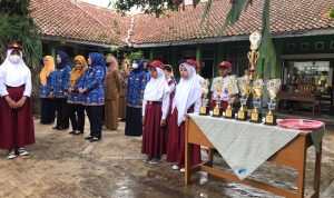 SDN Parakamuncang 2 Lestarikan Bahasa Ibu