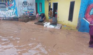 Warga Tercegat Banjir Akibat Sungai Cimande Meluap