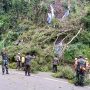 Pohon di Cadas Pangeran Rawan Tumbang