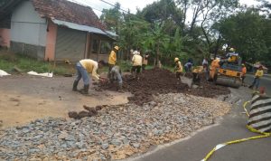 Jalan Tanjakan Eba Ambles Harus Jadi Bahasan Prioritas