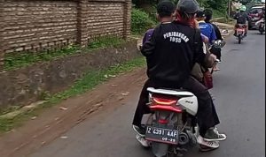 Diduga Hendak Tawuran, Oknum Siswa Acungkan Celurit