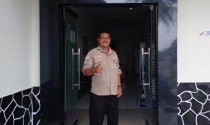 Pemdes Padasuka Renovasi Kantor Desa