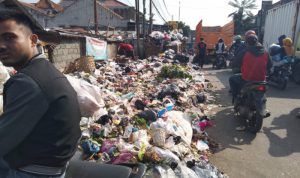 Dua Jongko Kosong Jadi Tempat Sampah Baru