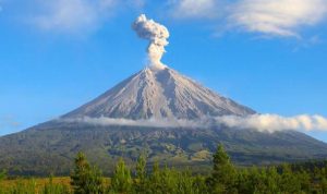 10 Wisata Gunung Terindah, Bisa untuk Liburan Sekolah