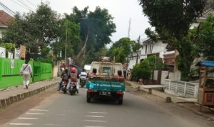 Mobil Pick UP Ugal-Ugalan di Kebon Kol