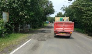 Cijelag-Cikamurang Penuh Pasir, Berbahaya Bagi Pengendara Roda Dua