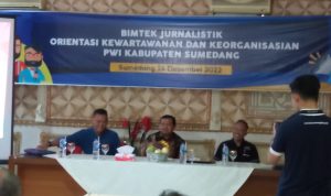 Organisasi Resmi, Bantu Wartawan Hadapi Hukum