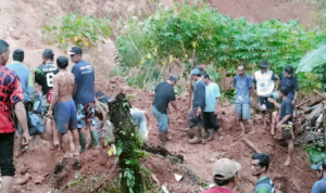 Acek Tertimbun Longsor Saat Sedang Berada di Kandang Domba, Begini Kronologisnya