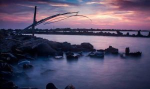 Liburan seru di pantai Balongan Indramayu 