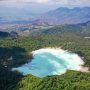 Keindahan Alam Di Talaga Bodas Garut, Rekomendasi Tempat Wisata Bareng Keluarga!