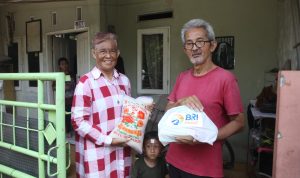 Berbagi Kasih di Hari Natal, BRI Salurkan Paket Sembako dan Santunan di Regional Office Seluruh Indonesia