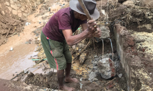 Banjir Cimanggung, Masih Sisakan Bebatuan di Permukiman