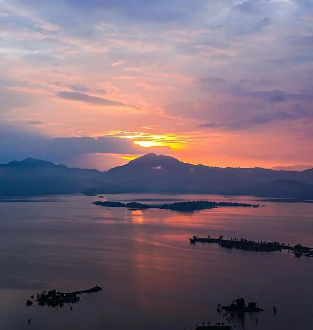 Camping di Bukit Pangupukan Sumedang Dengan View Malam Yang Cantik